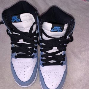 Jordan 1 retro University blue